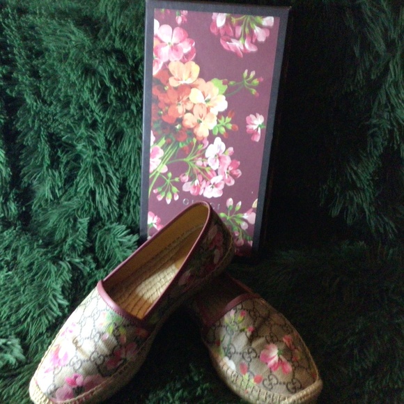 Size 8.5 authentic Gucci espadrilles - Picture 1 of 8